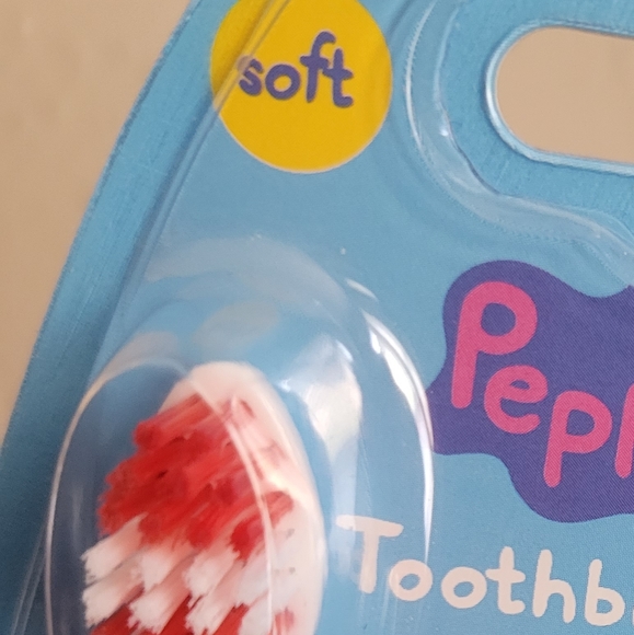 Peppa George Daddy Mommy Cup, Protective Cap and Toothbrush Set - Picture 5 of 10